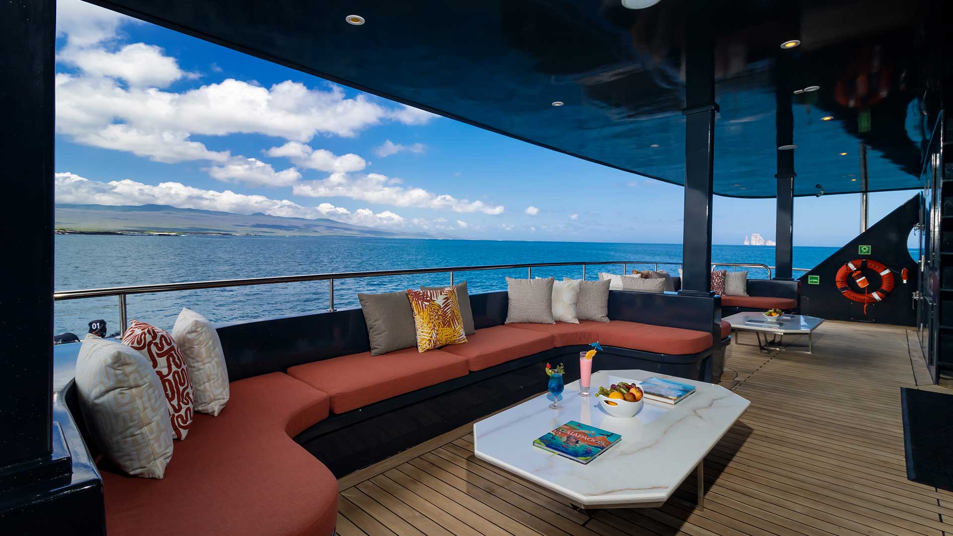 202 Exterior lounge.jpg