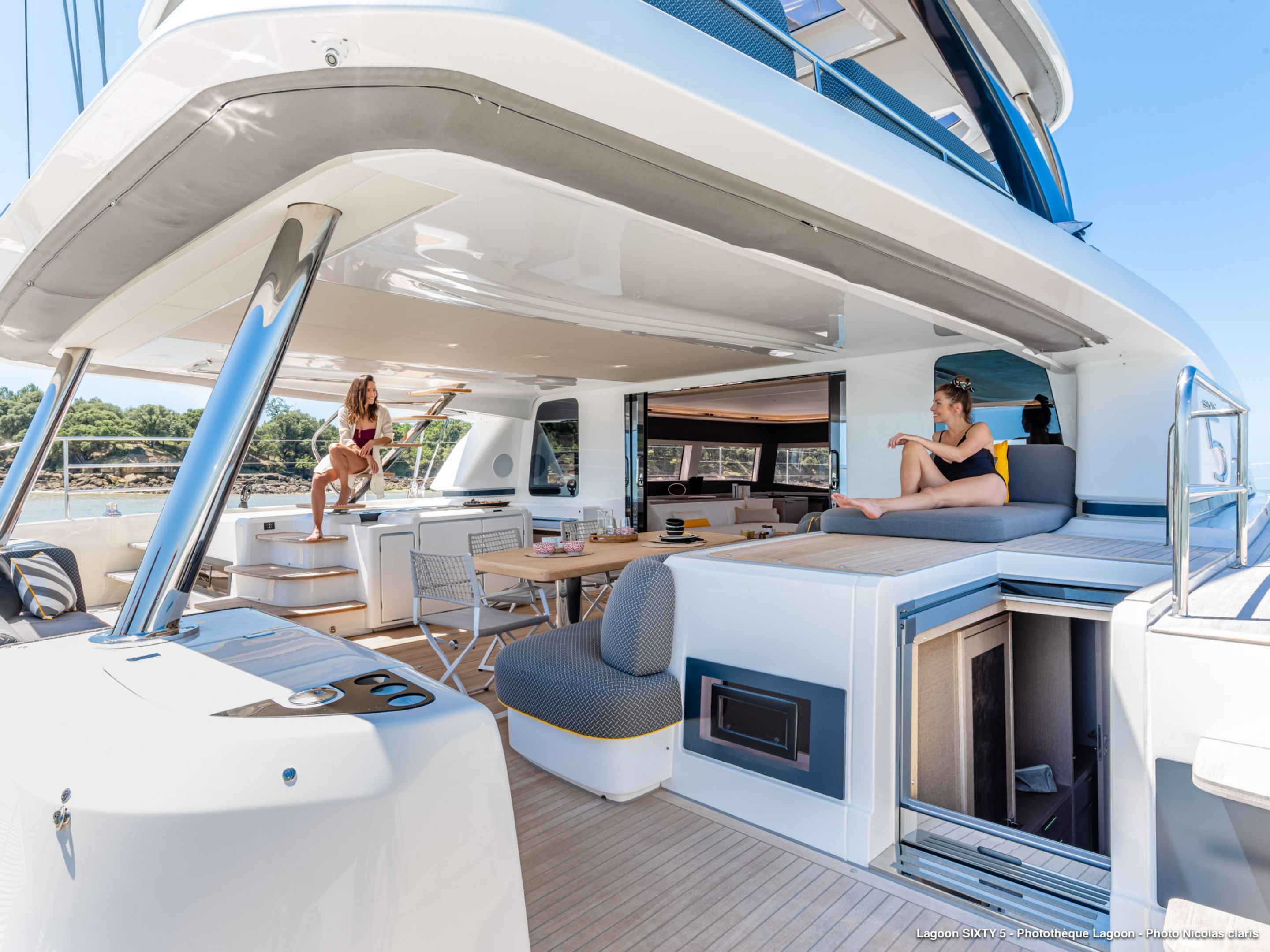 202 Lifestyle on board.jpg