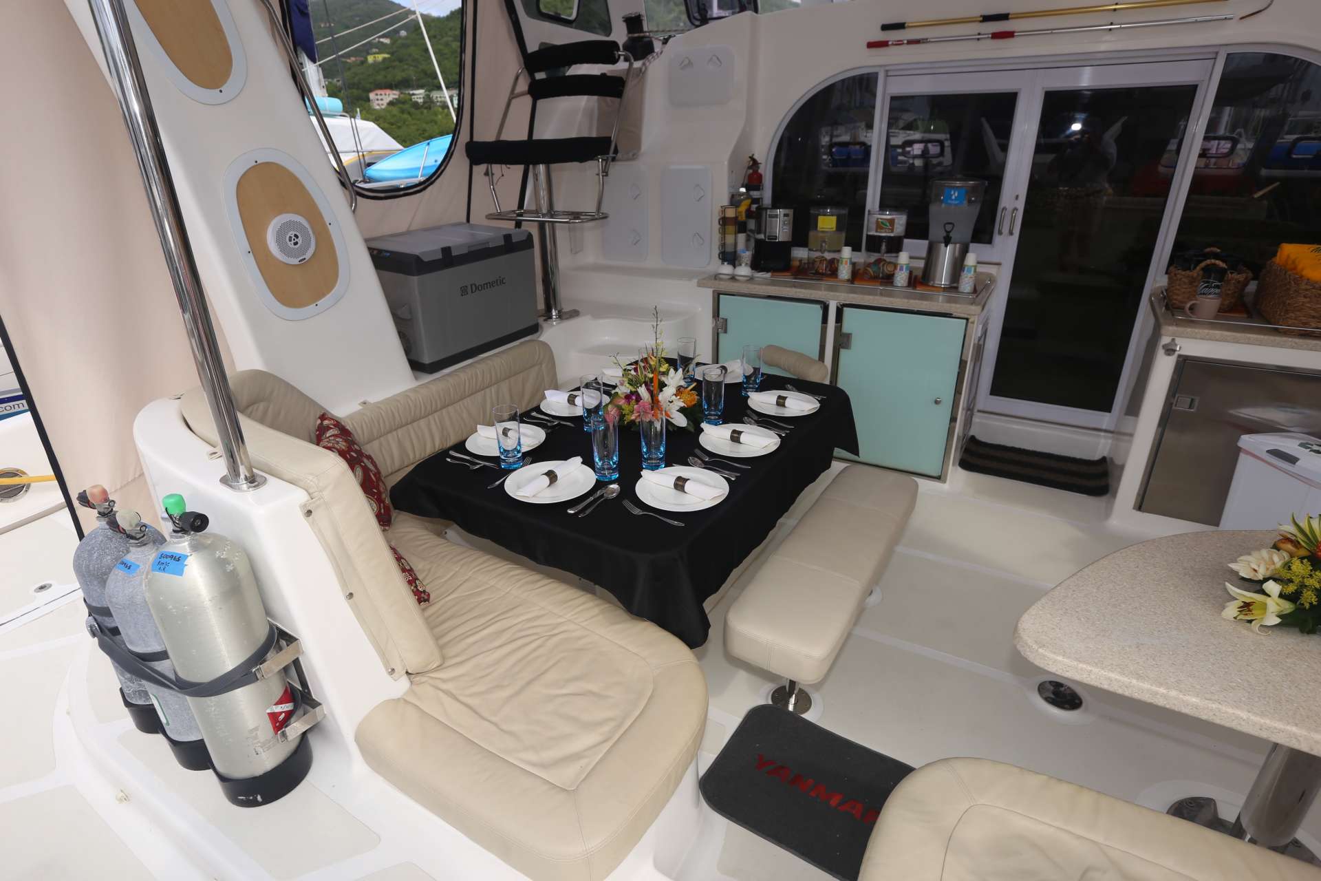 202 Sailing Catamaran MANNA Aft Deck.jpg