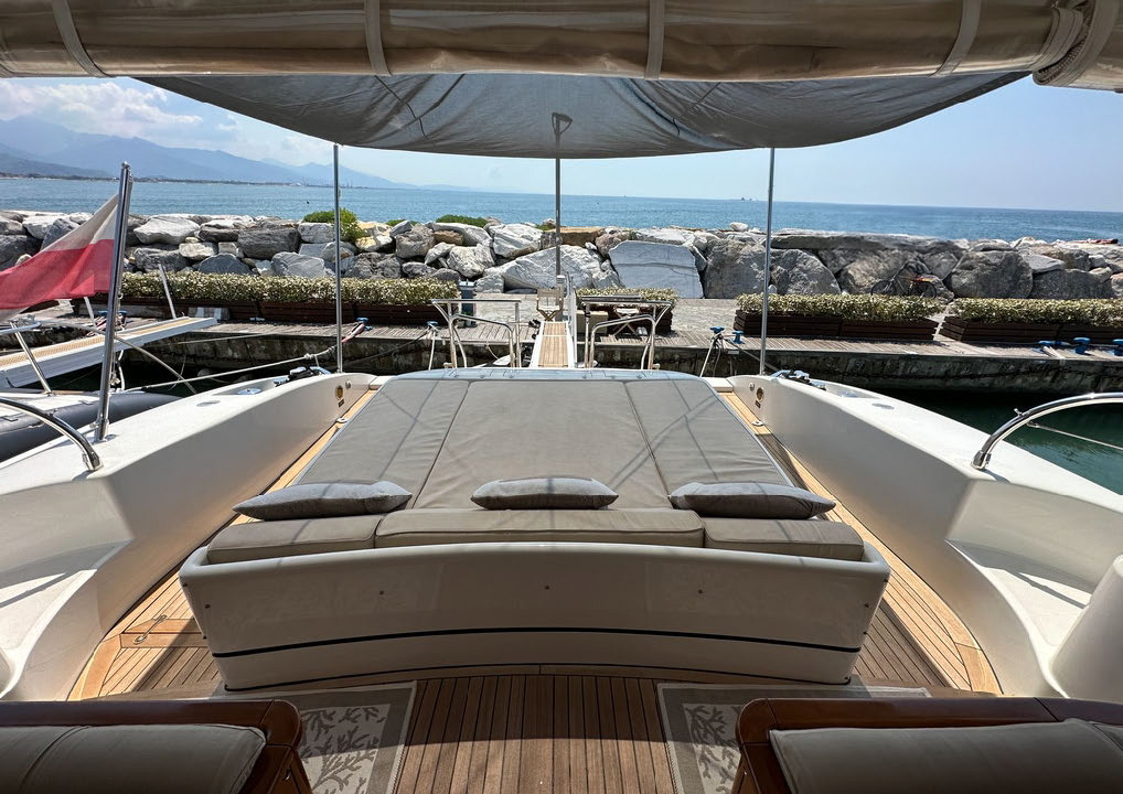 202 View to the stern.jpg