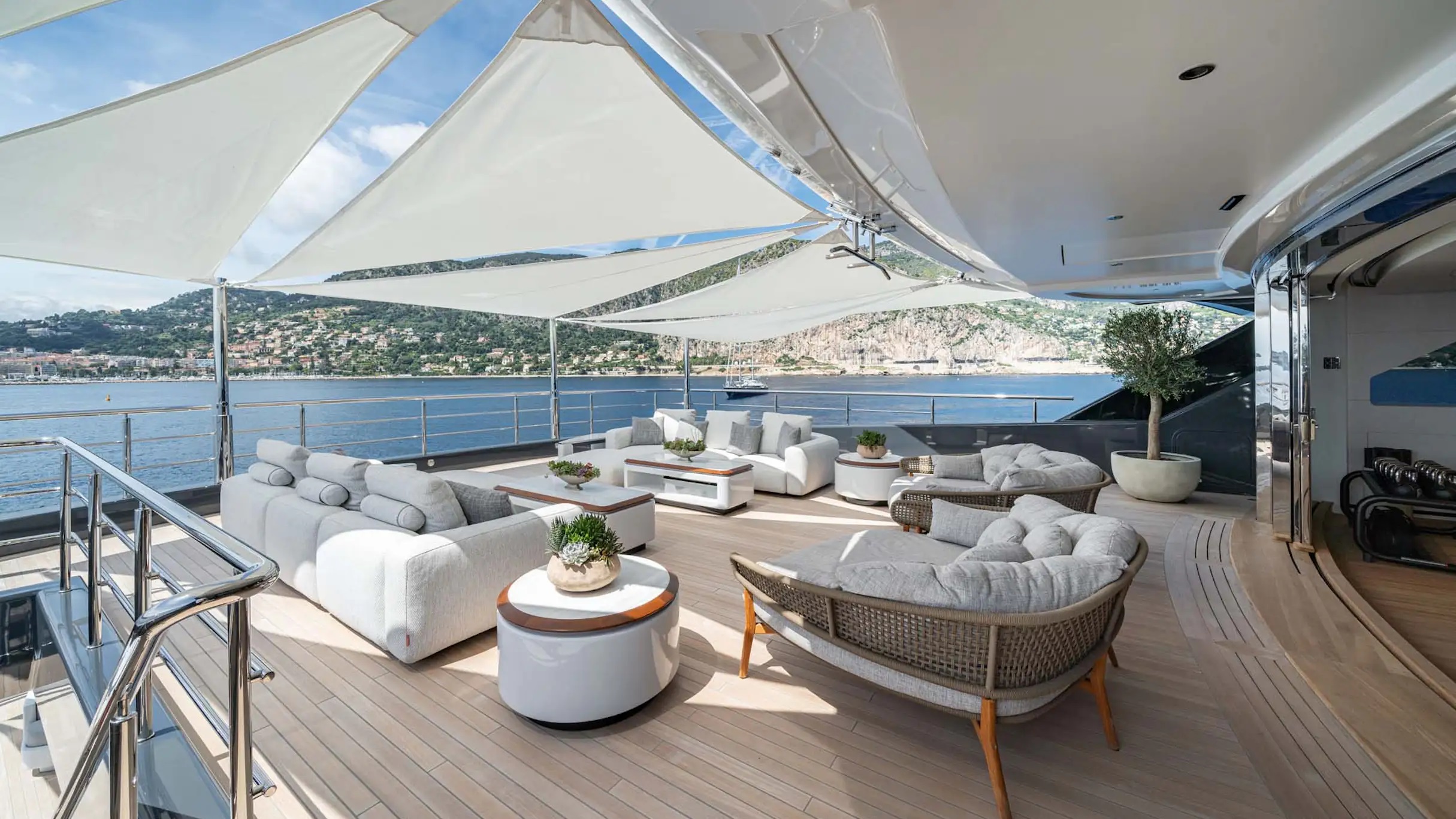 203 Lounge on Sun deck.jpg
