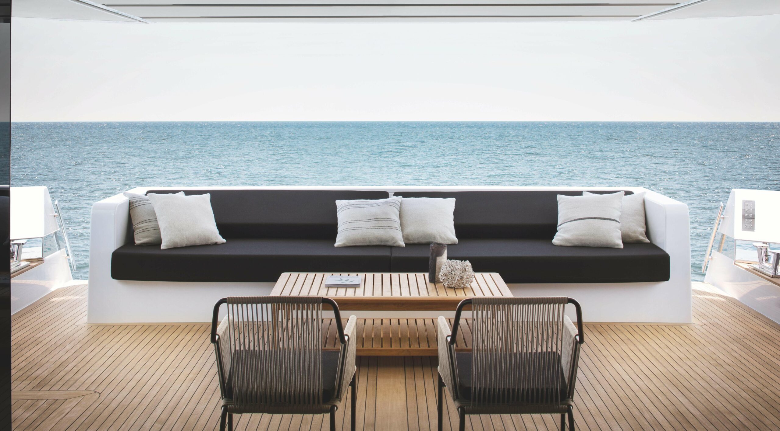 203 Main deck aft.jpg