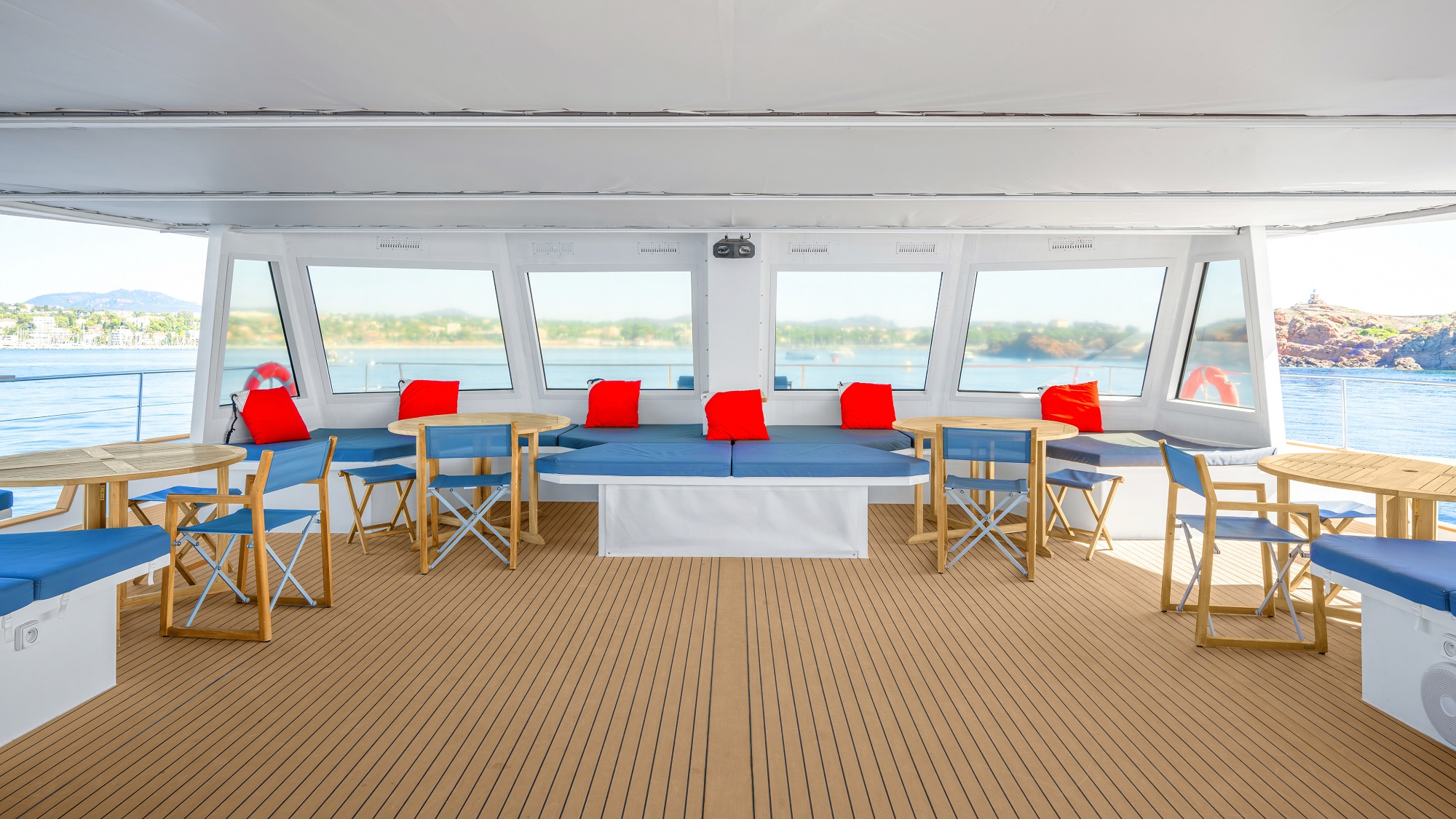 203 Main deck.jpg