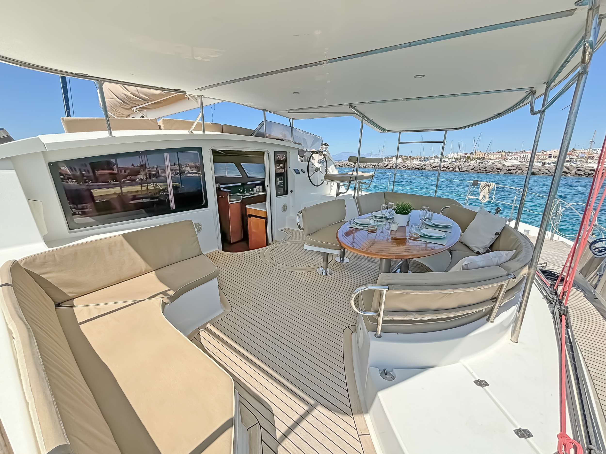 203 Outdoor lounge.jpg