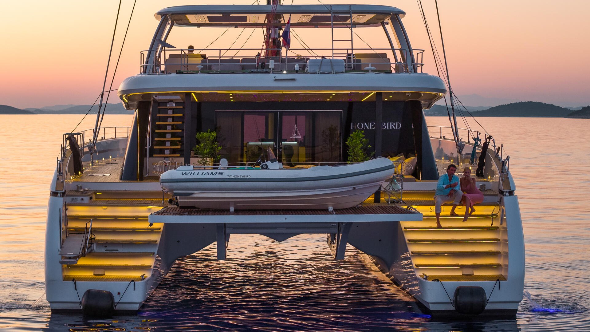 203 Stern and swim platform.jpg