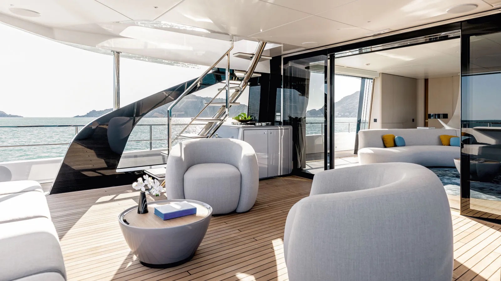 203 Upper deck aft lounge.jpg