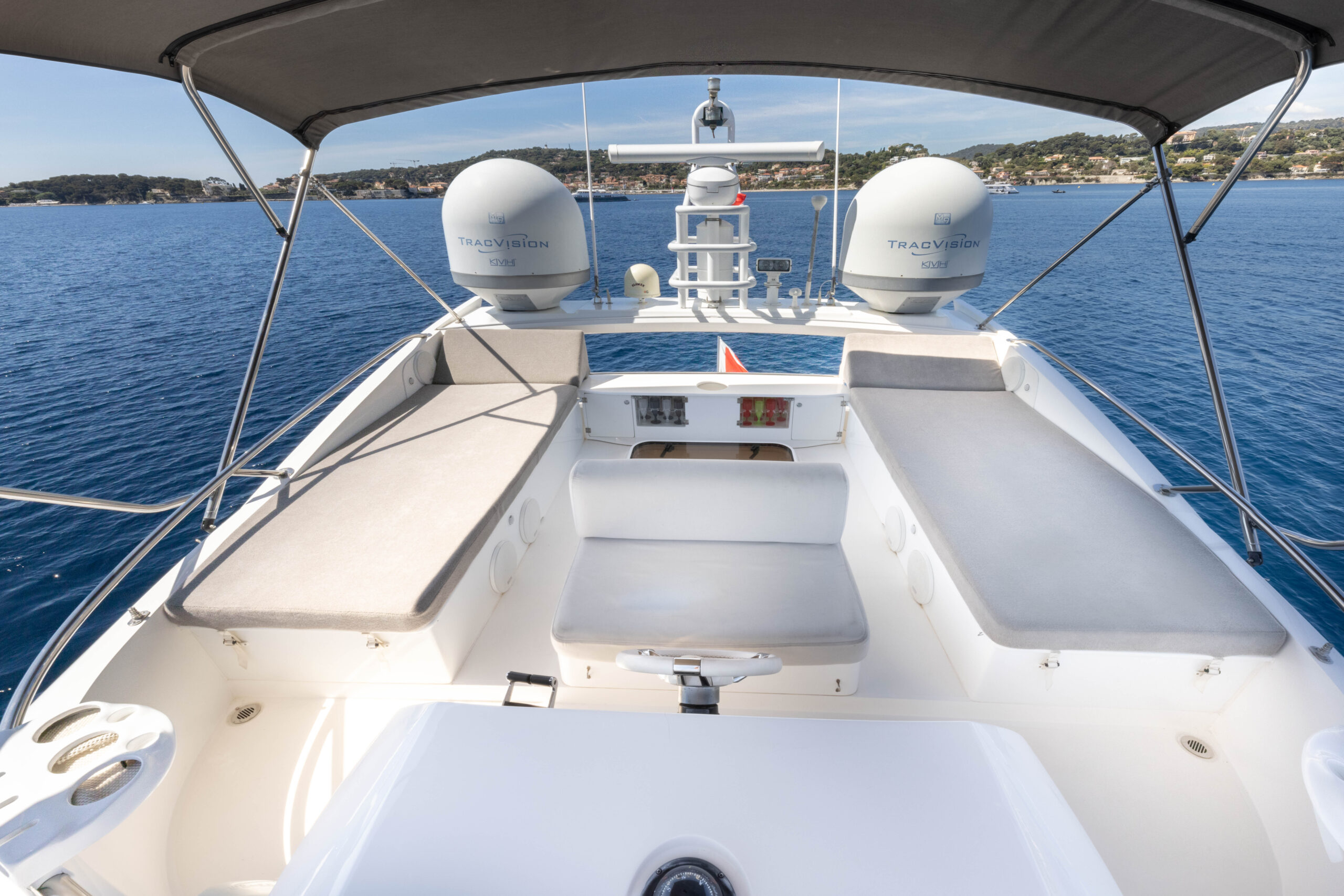 204 Flybridge sun pads.jpg