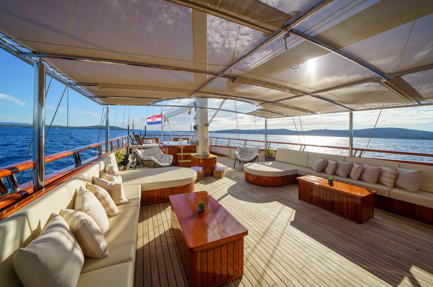 204 SON DE MAR - covered sun deck.jpg