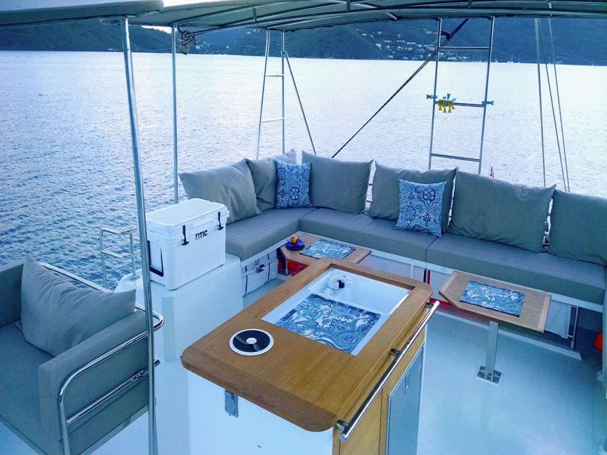204 Sailing Catamaran PORT TO VINO  Fly Bridge.jpg