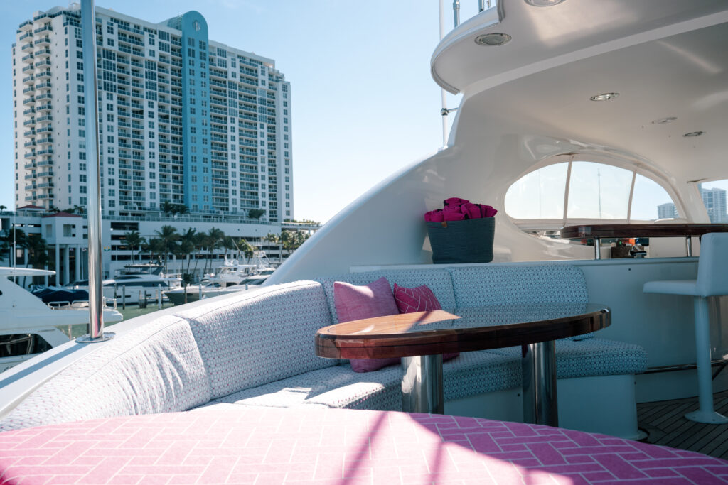 204 Sun deck seating.jpg