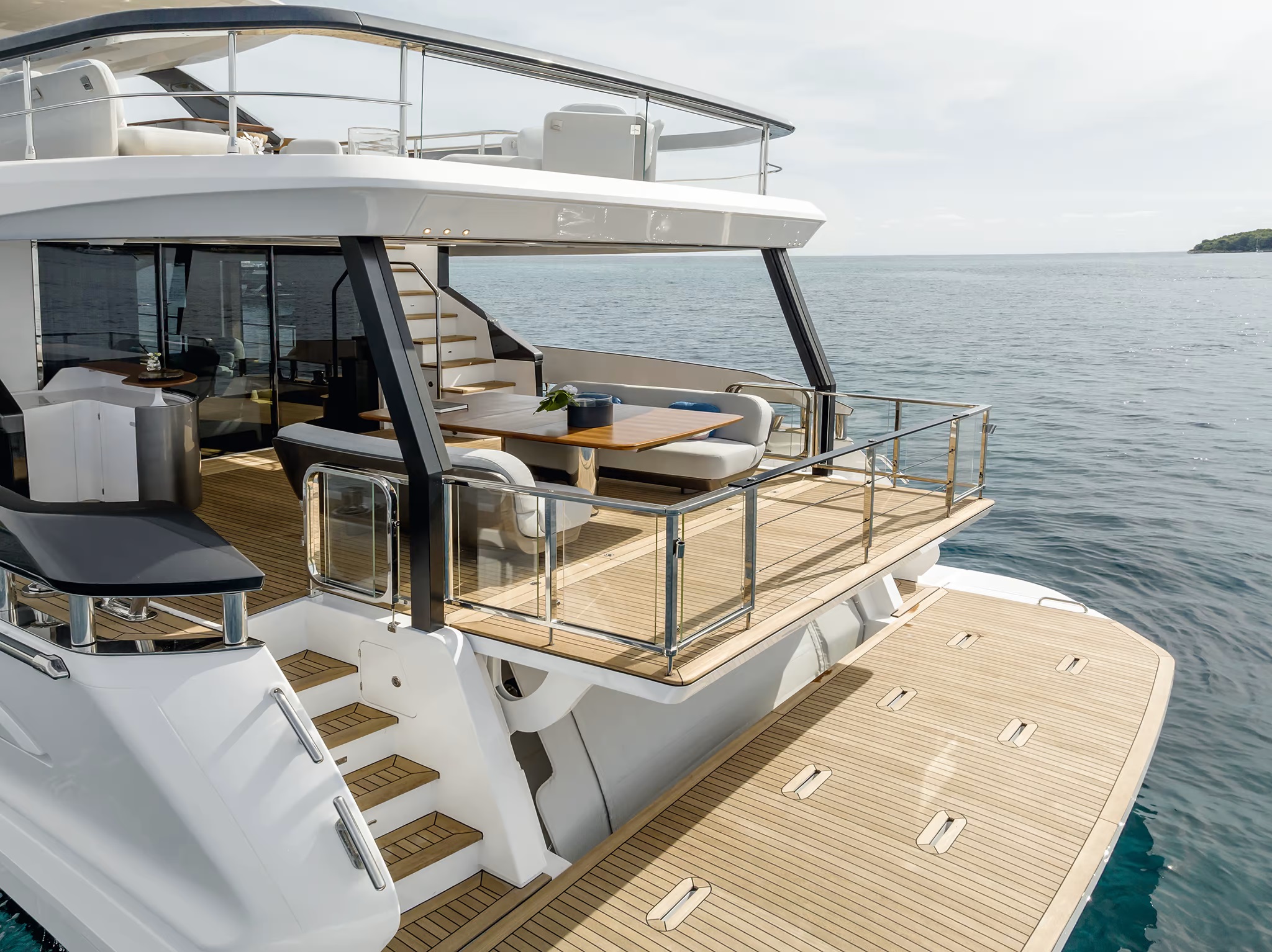 205 Deck 2 deck aft terrace.jpg
