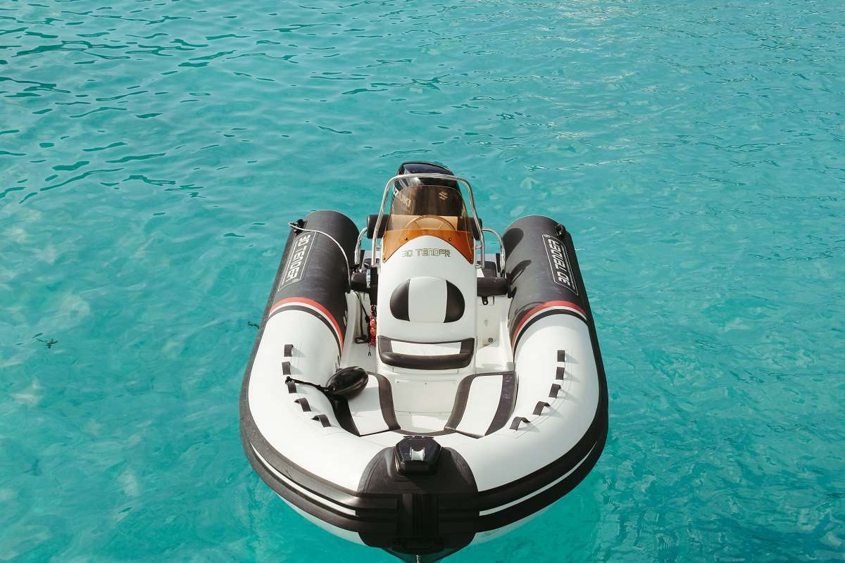 205 Sailing Catamaran NOMADA Dinghy.jpg