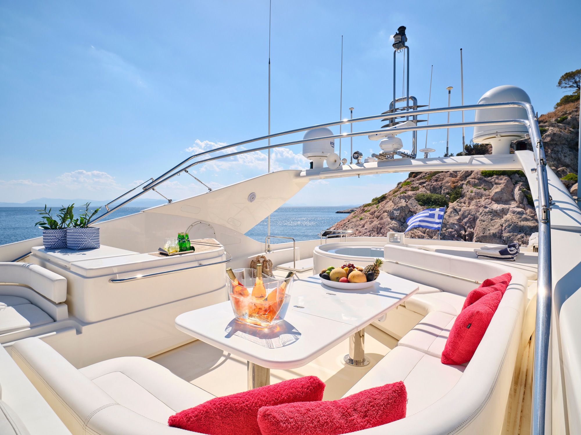 205 Seating and dining on Sun deck.jpg