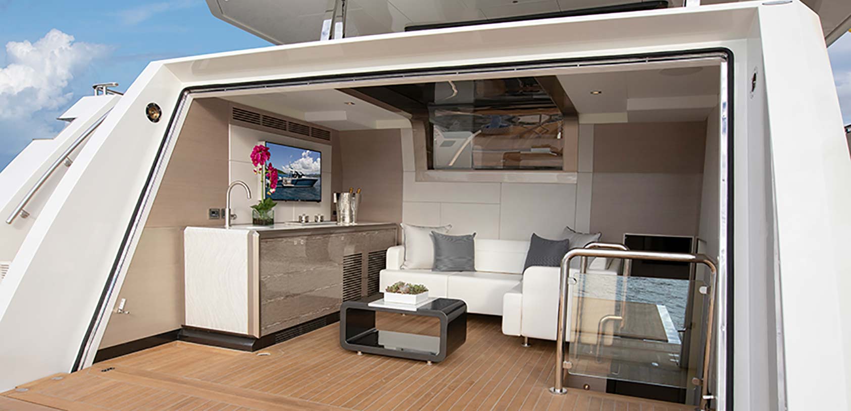 206 Beach club.jpg