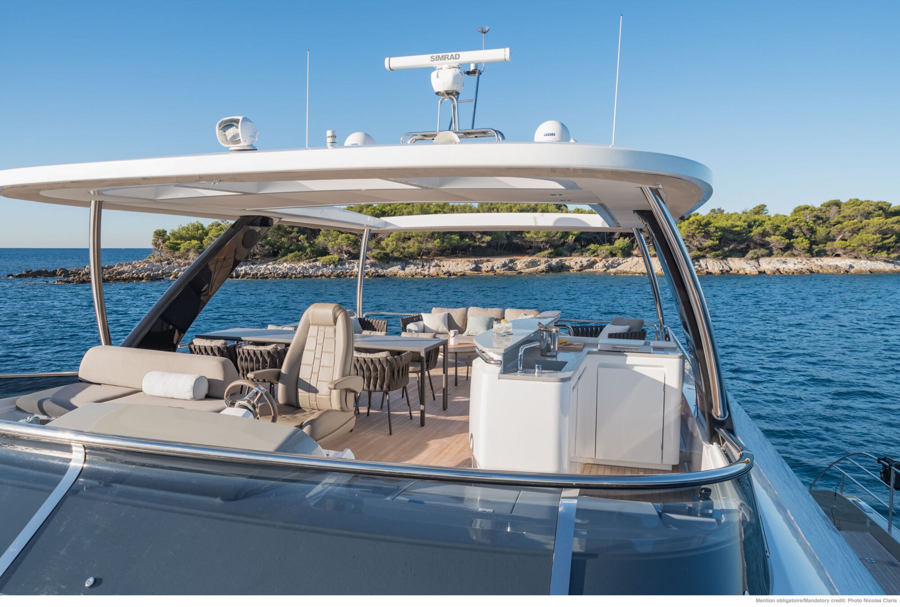 206 Flybridge.jpg