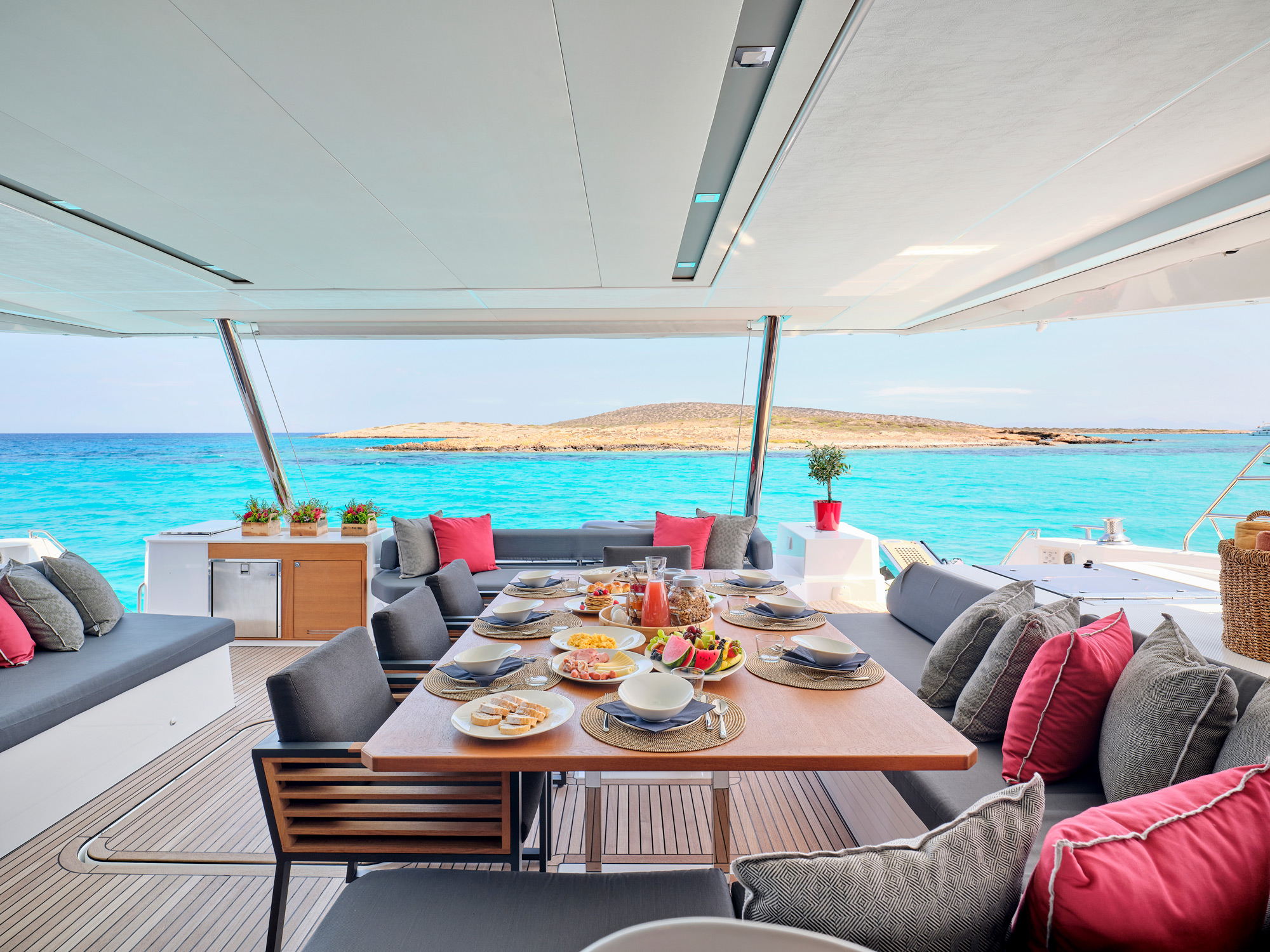 207 Exterior dining.jpg