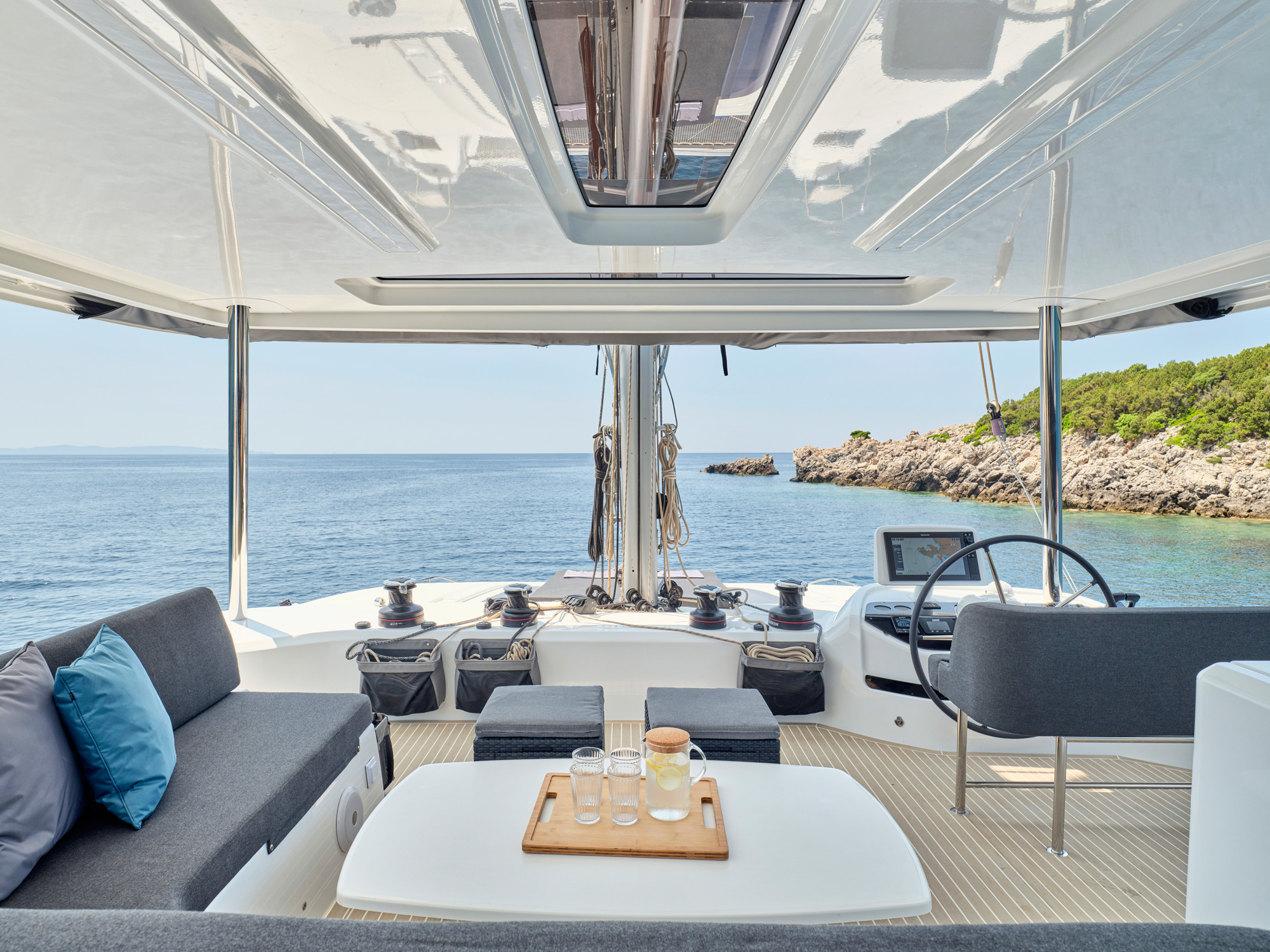 207 Flybridge.jpg