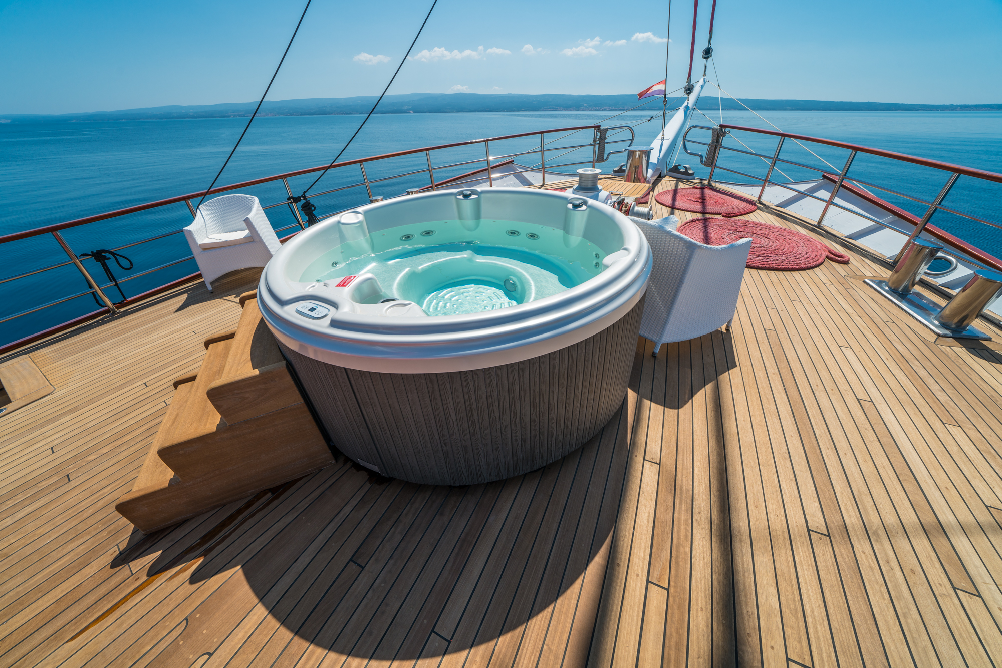 207 Jacuzzi with views over the bow.jpg