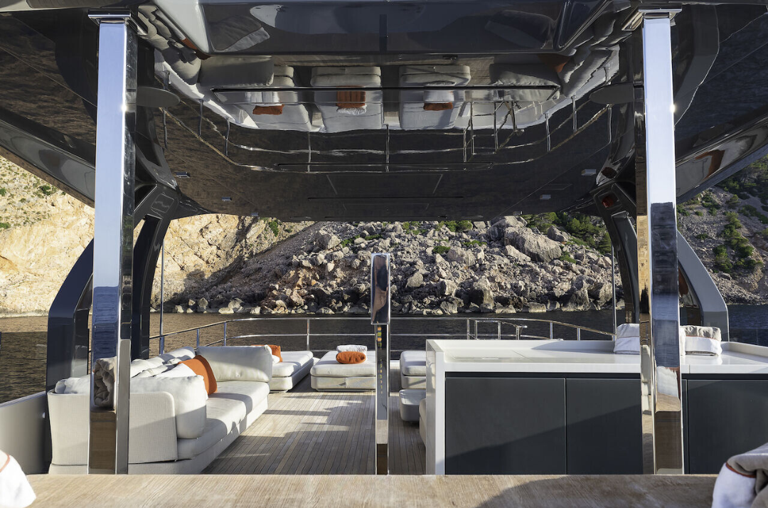 207 Sun deck.png