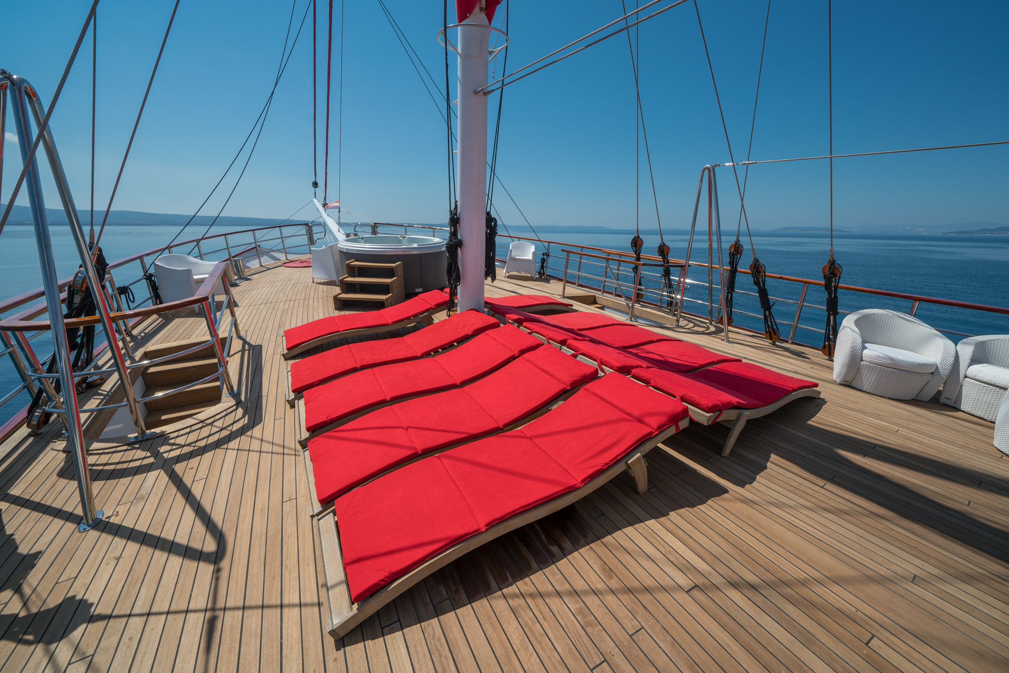 208 Luxury sun beds.jpg