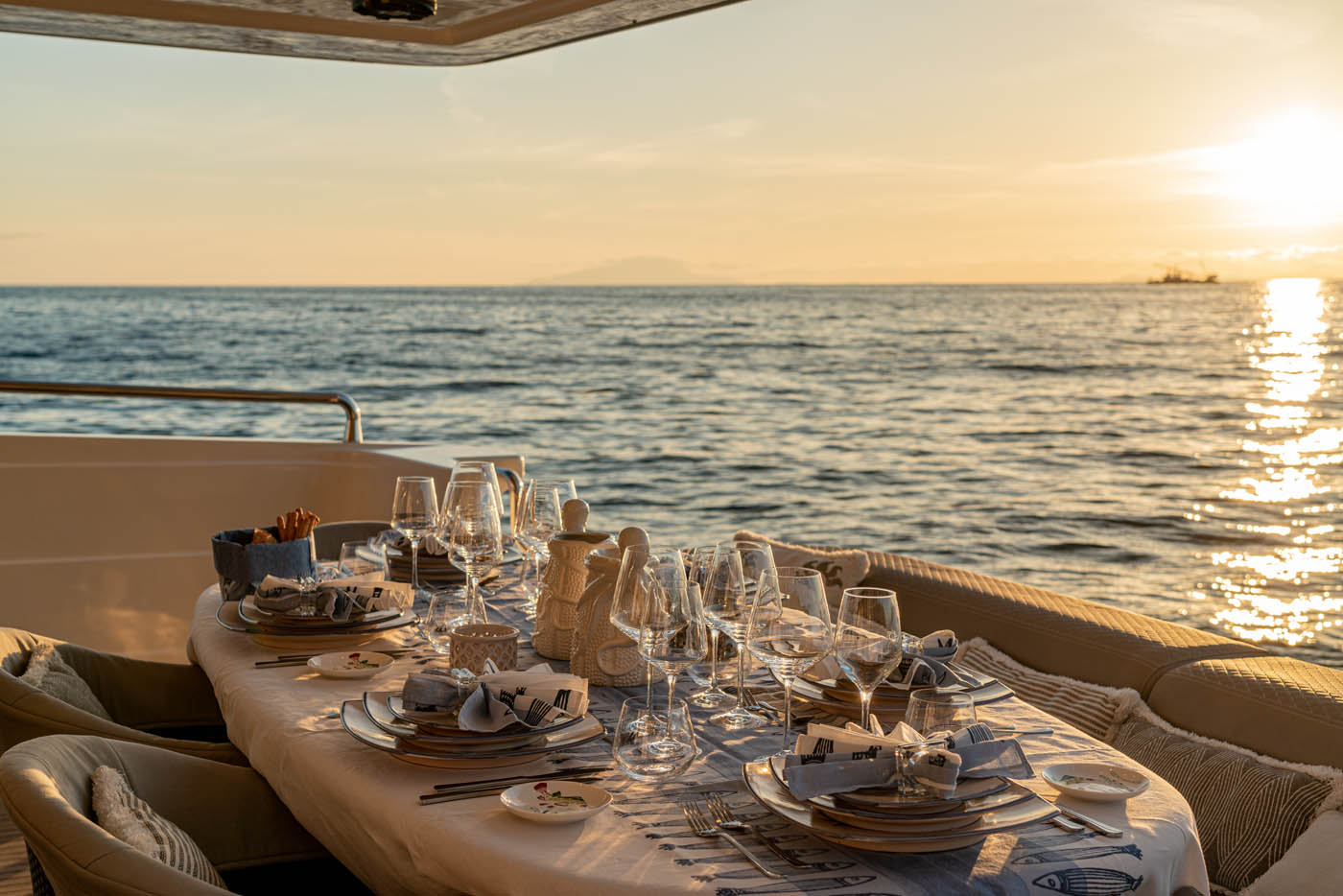 208 Main deck dining at sun down.jpg