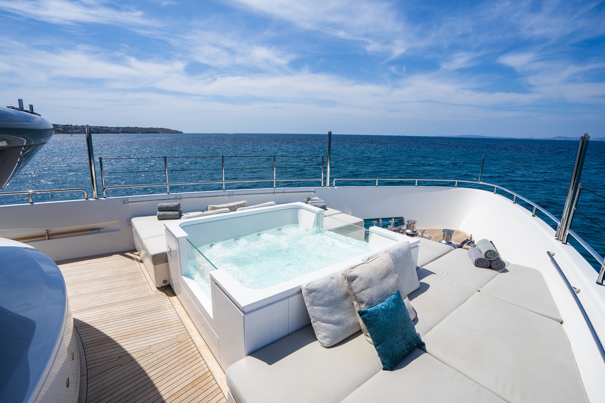 212 Jacuzzi and Sun pads.jpg