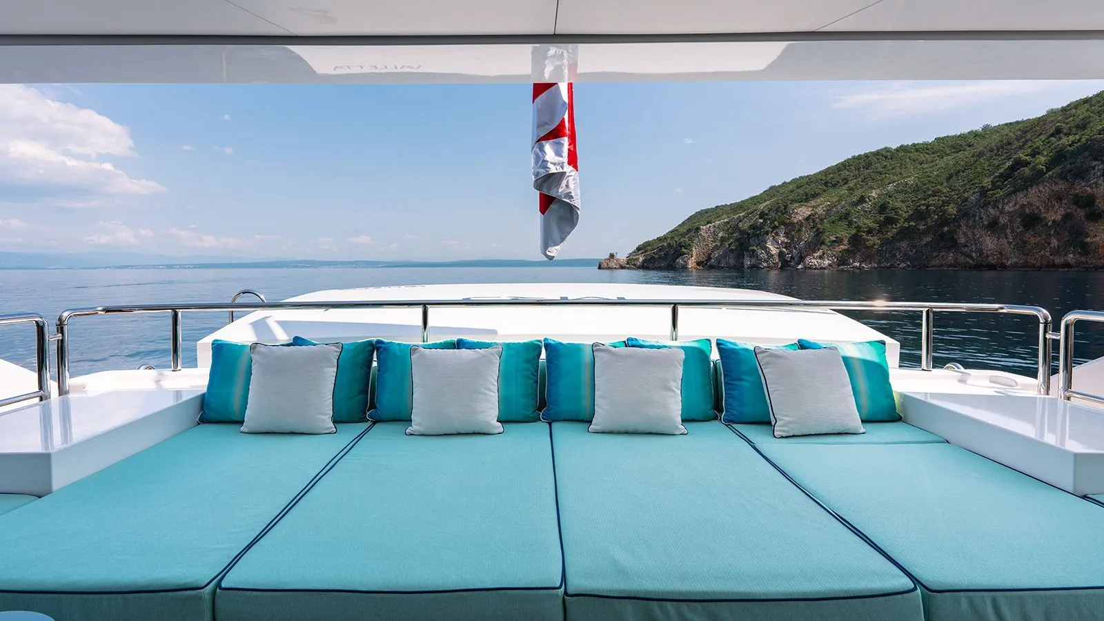 213 Main deck aft sun pads.jpg