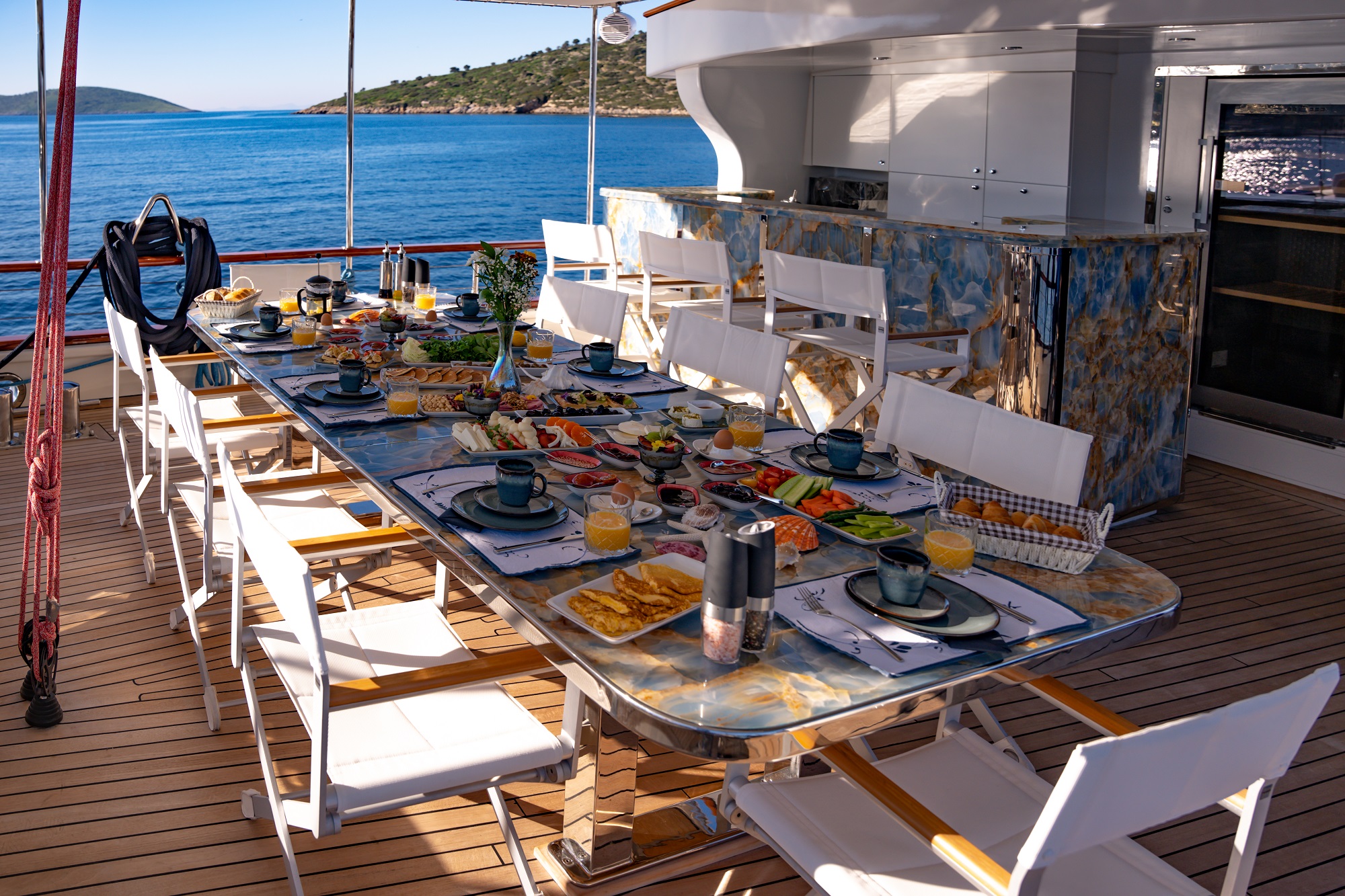 220 Bar and dining on deck.jpg