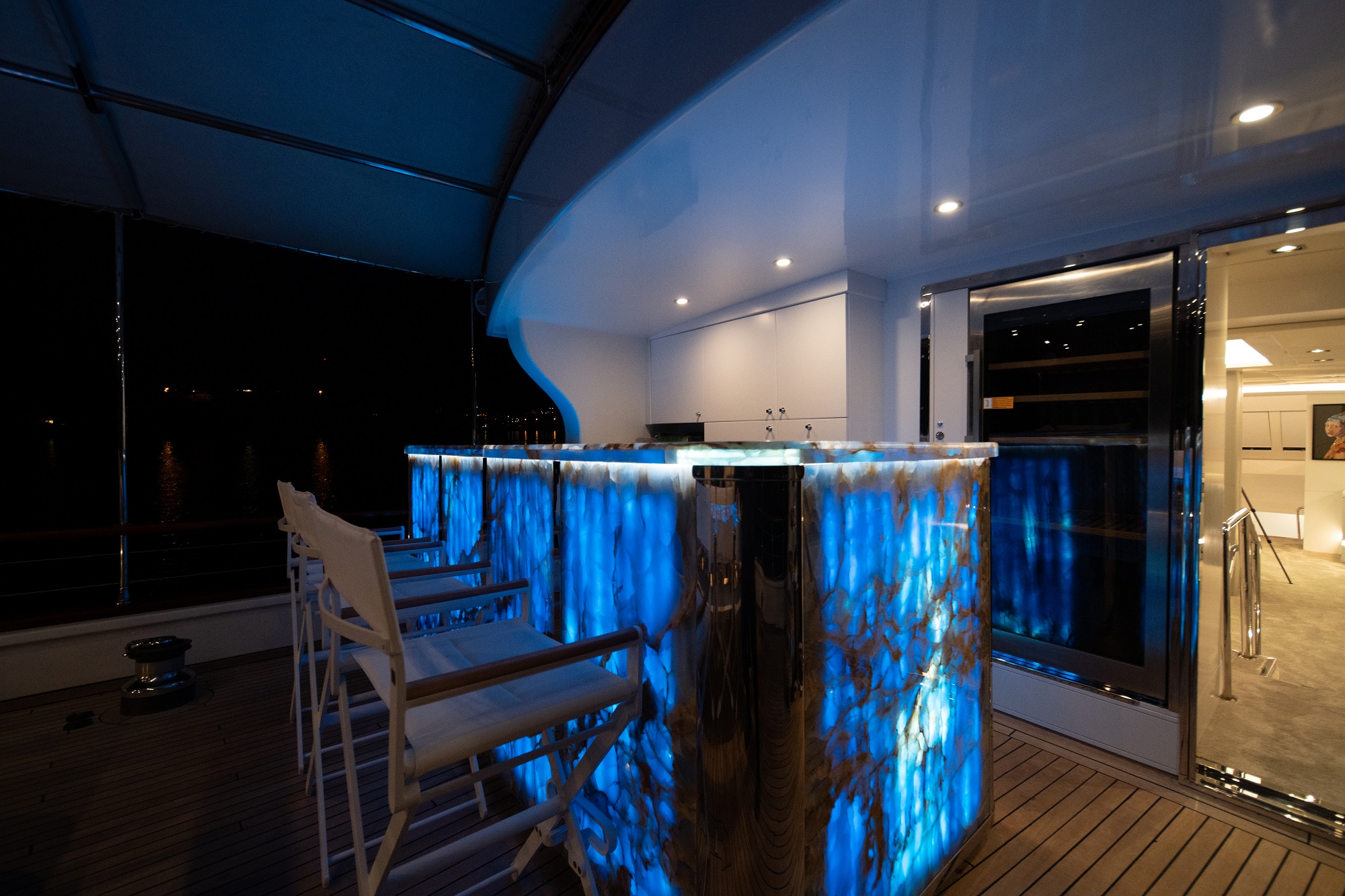 260 Al fresco bar at night.jpg