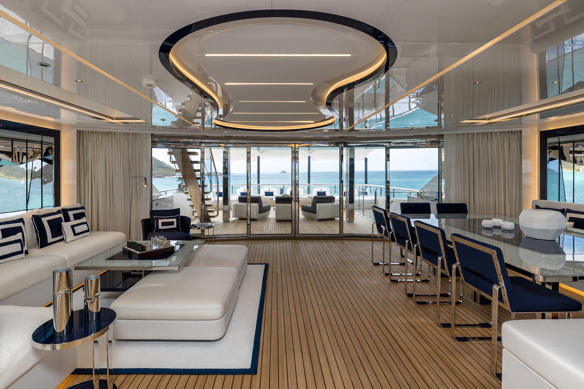 3.1 Skylounge on the sun deck level.jpg