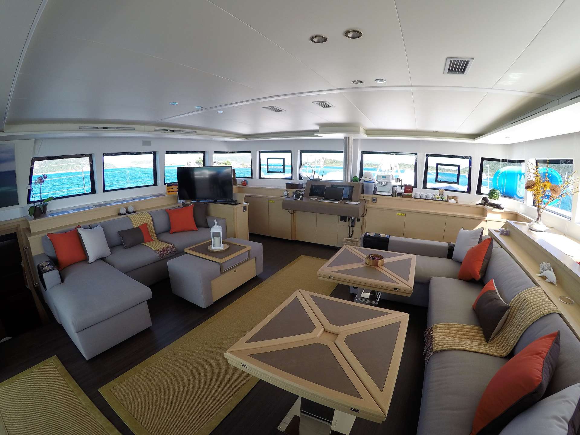 3.2 Dining and lounge in main salon.jpg