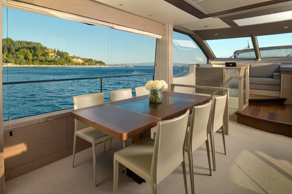 3.2 Main salon dining with fabulous outlook.jpg