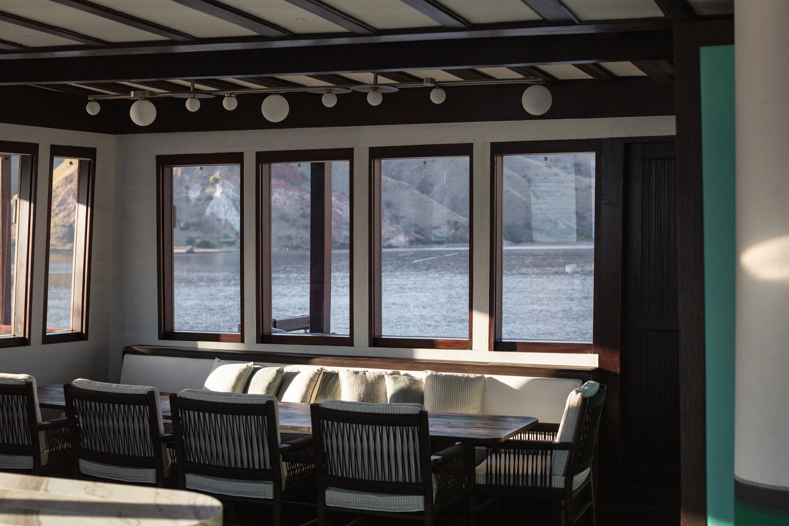 3.2 Salon dining.jpg