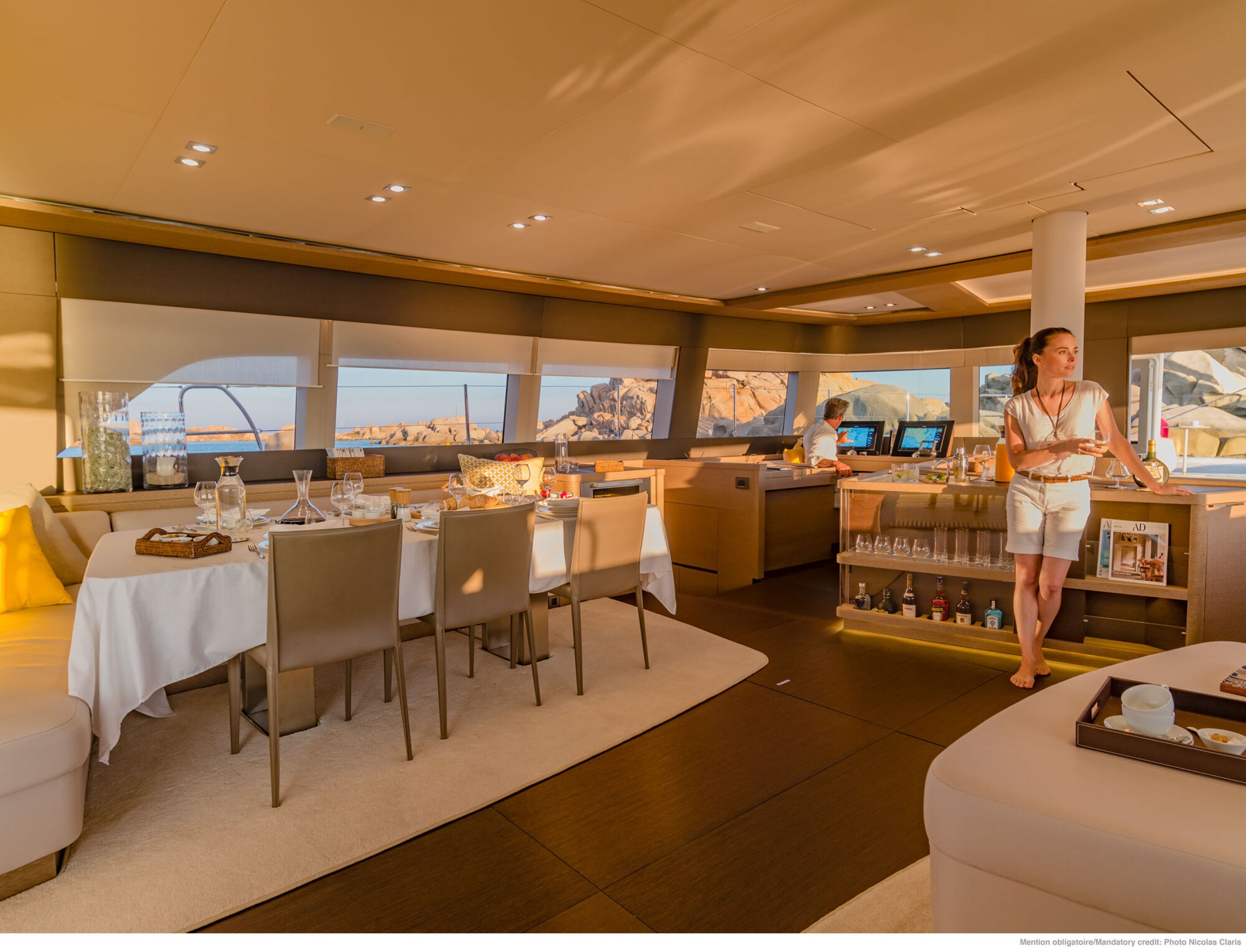 3.3 Main salon dining and bar.jpg