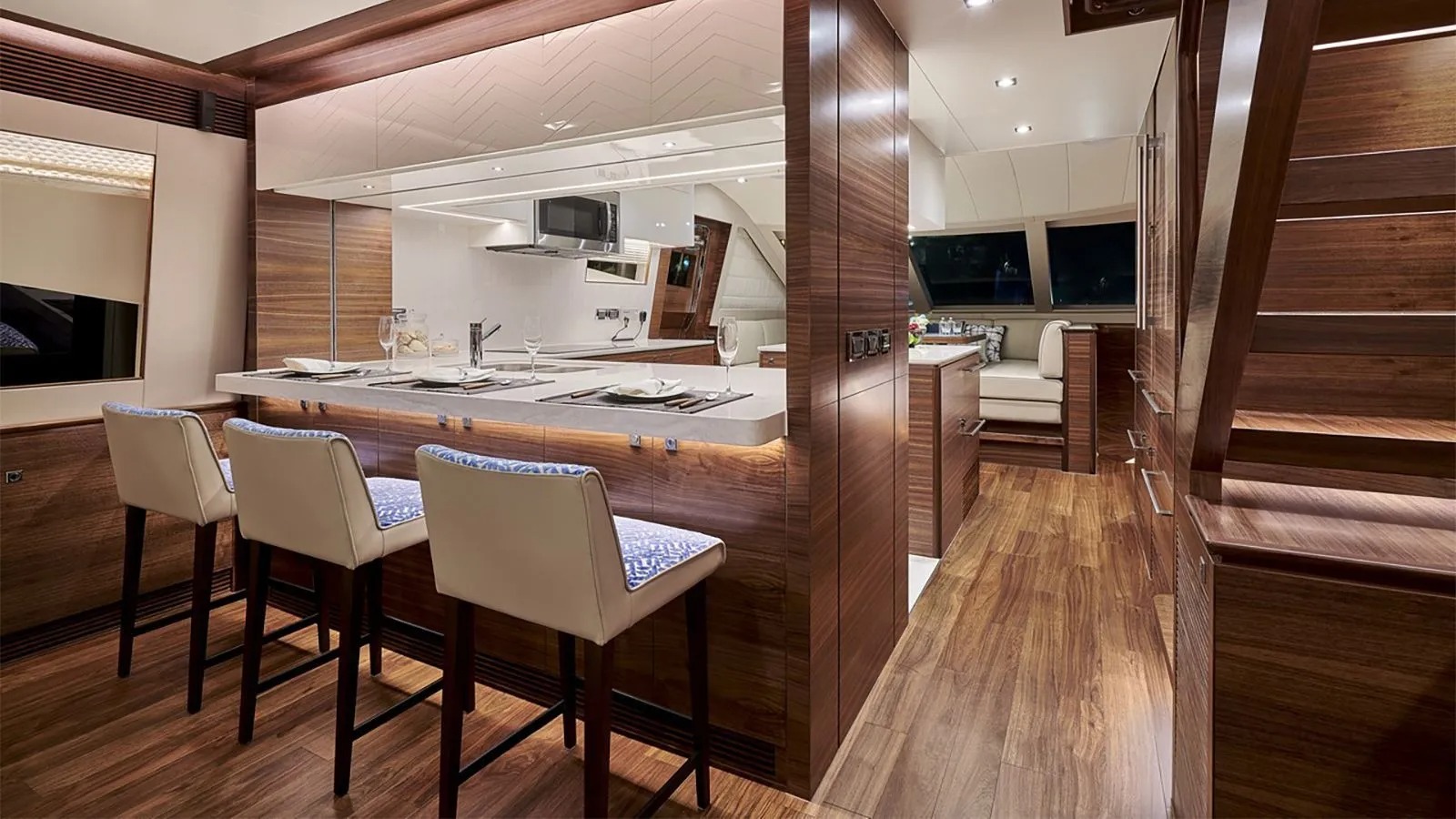 3.3 Open galley bar.jpg