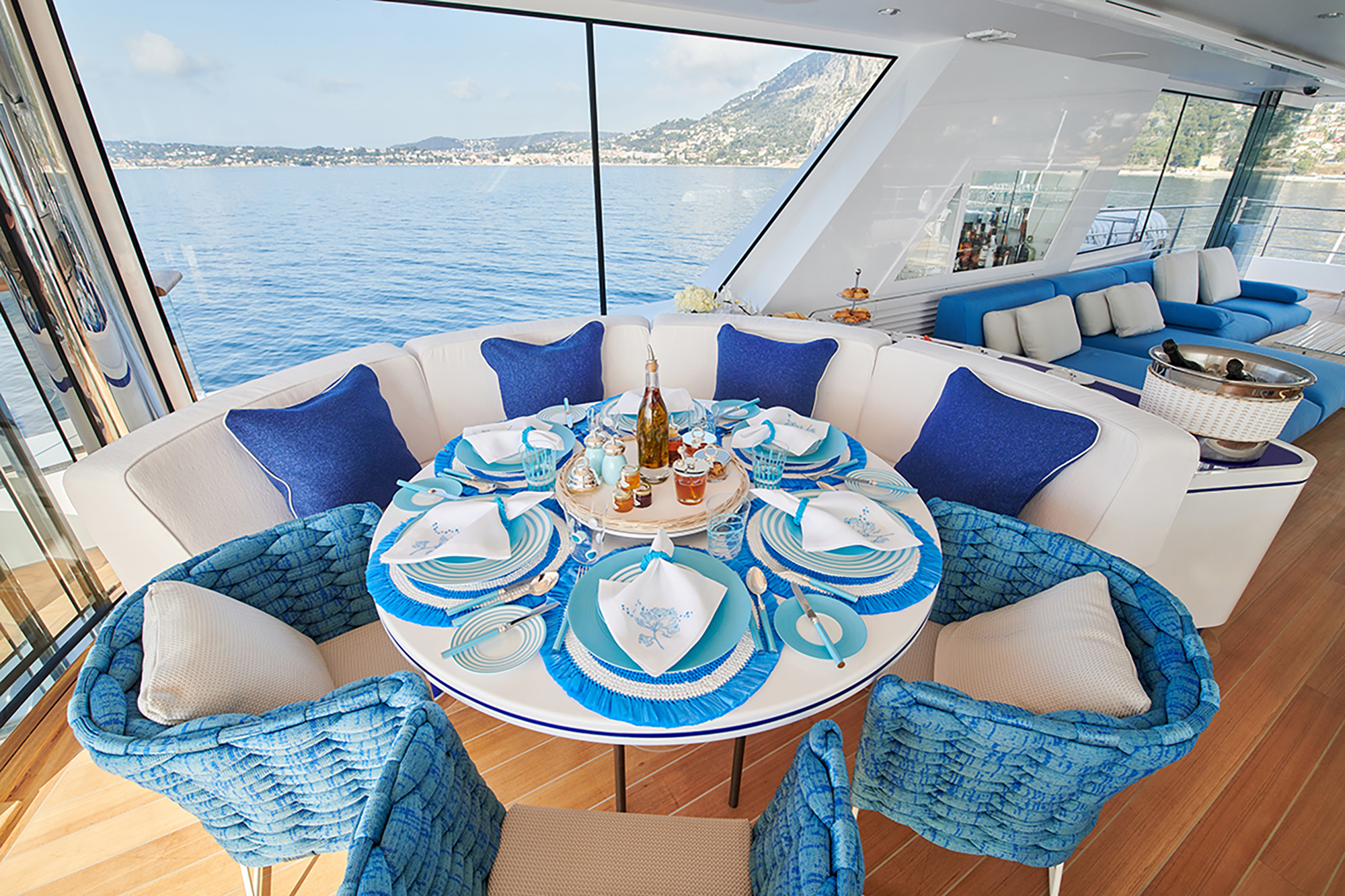 3.3 Sky lounge dining.jpg