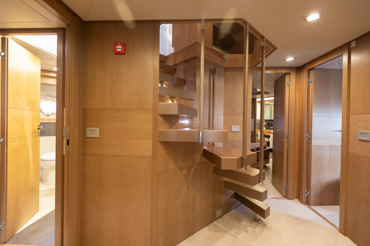 3.4 Light spacious interior.jpg