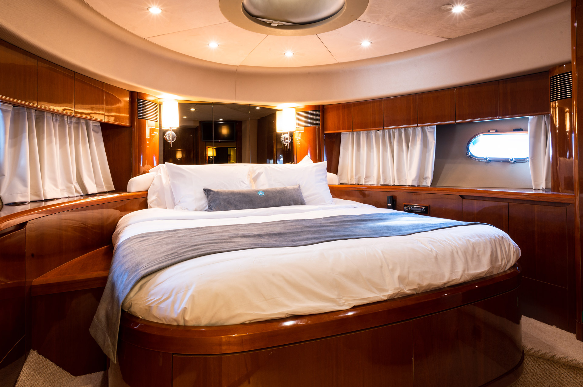 3.5 Double cabin.jpg