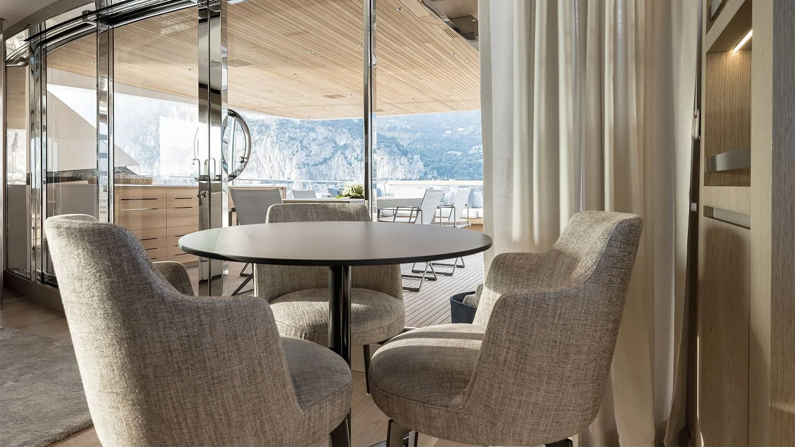 3.5 Sky lounge casual dining.jpg