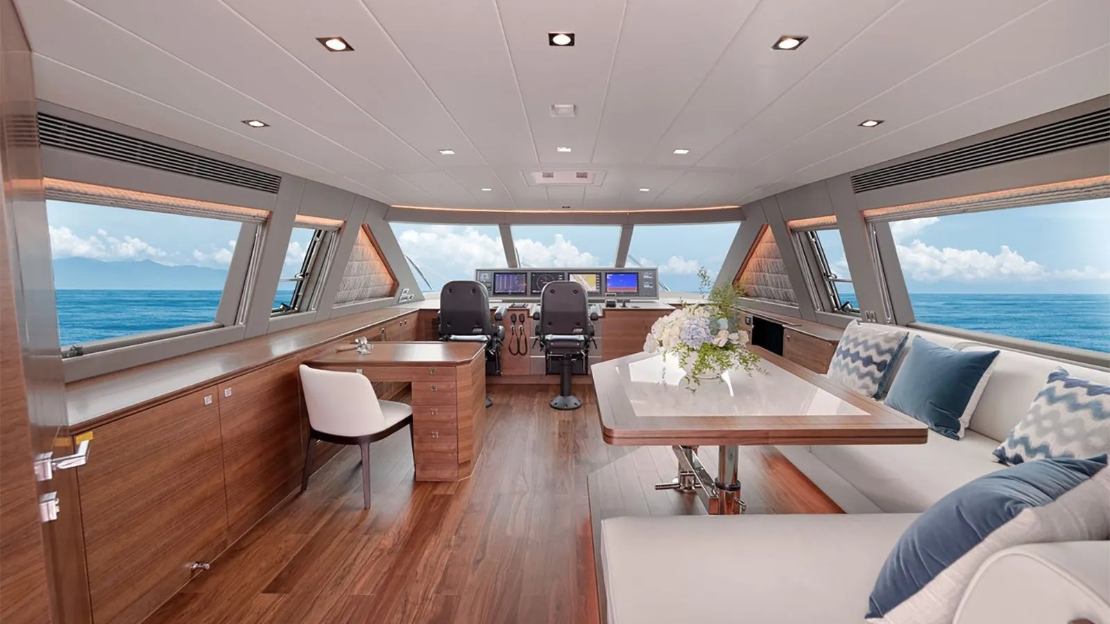 3.7 Skylounge and helm station.jpg