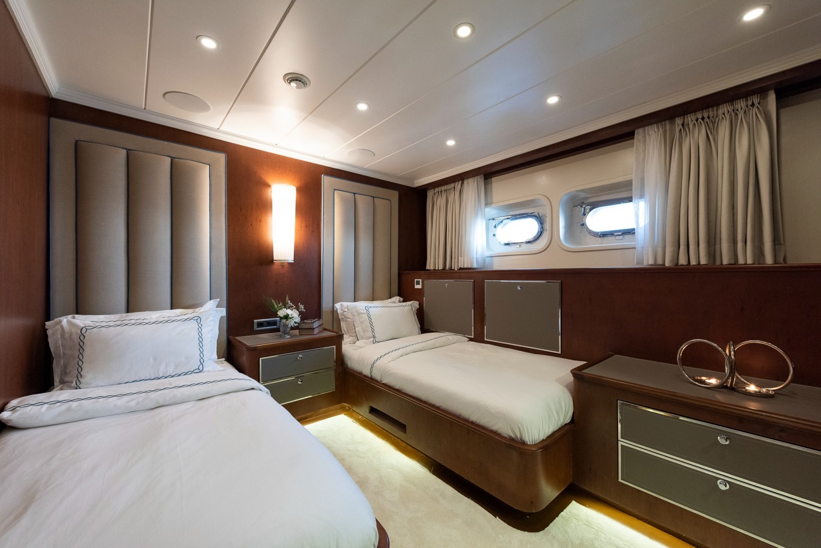 3.8 Twin cabin.jpg
