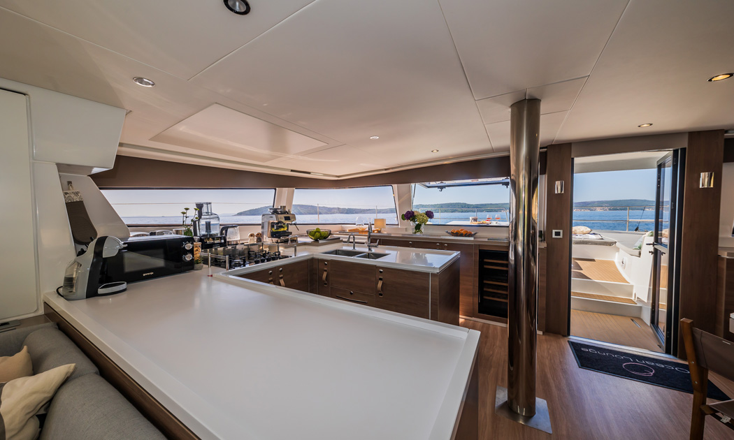 302 Integrated galley in the main salon.jpg