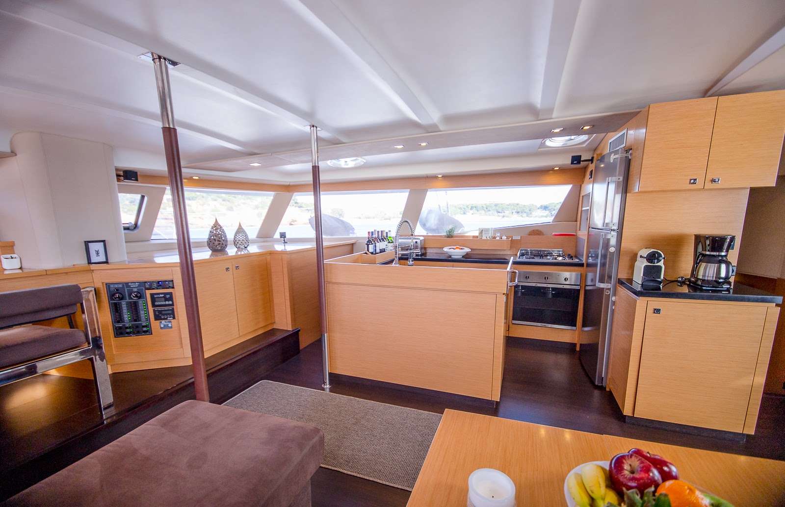 302 Main salon galley.jpg