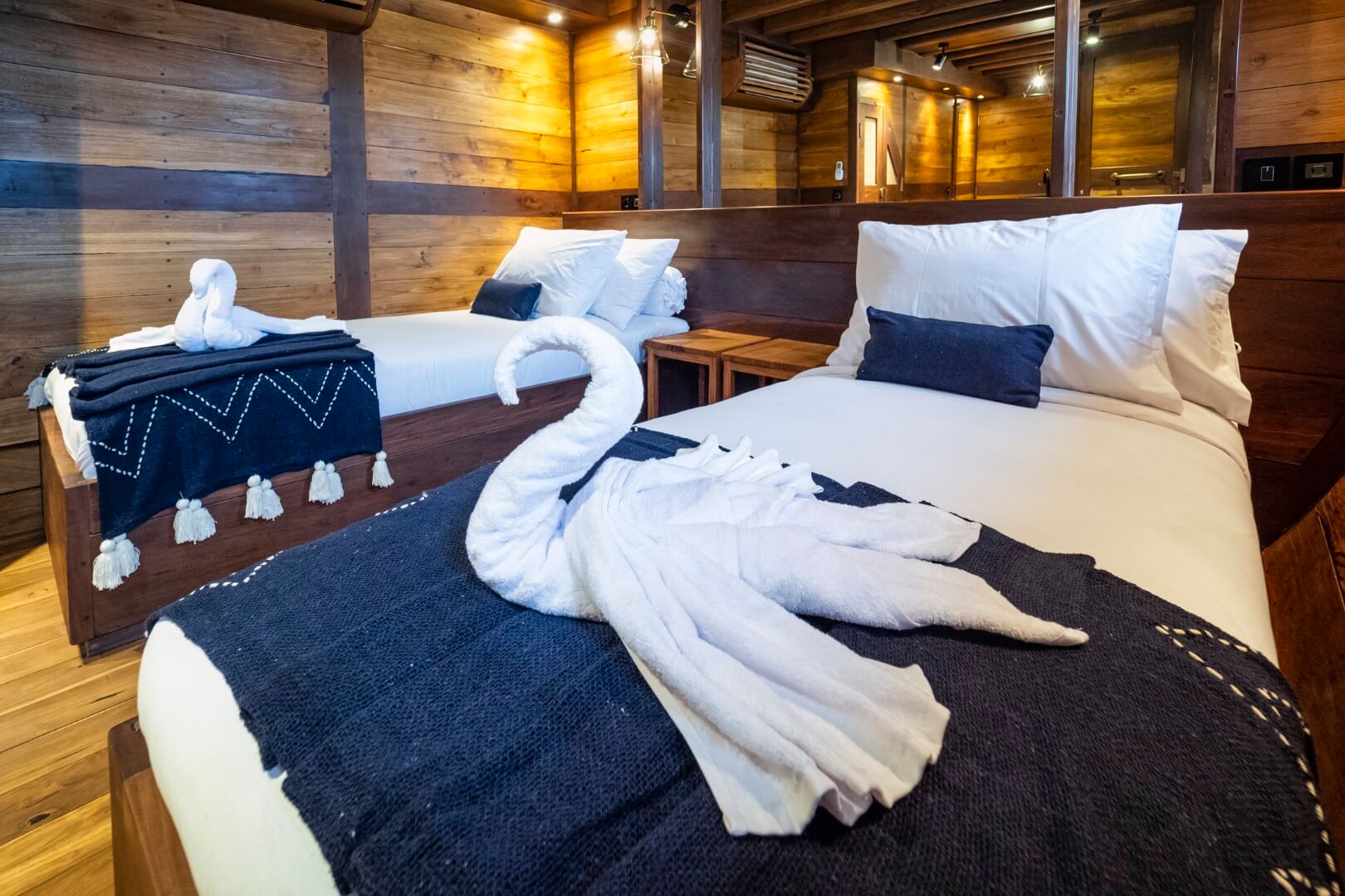 303 Deluxe cabin.jpg