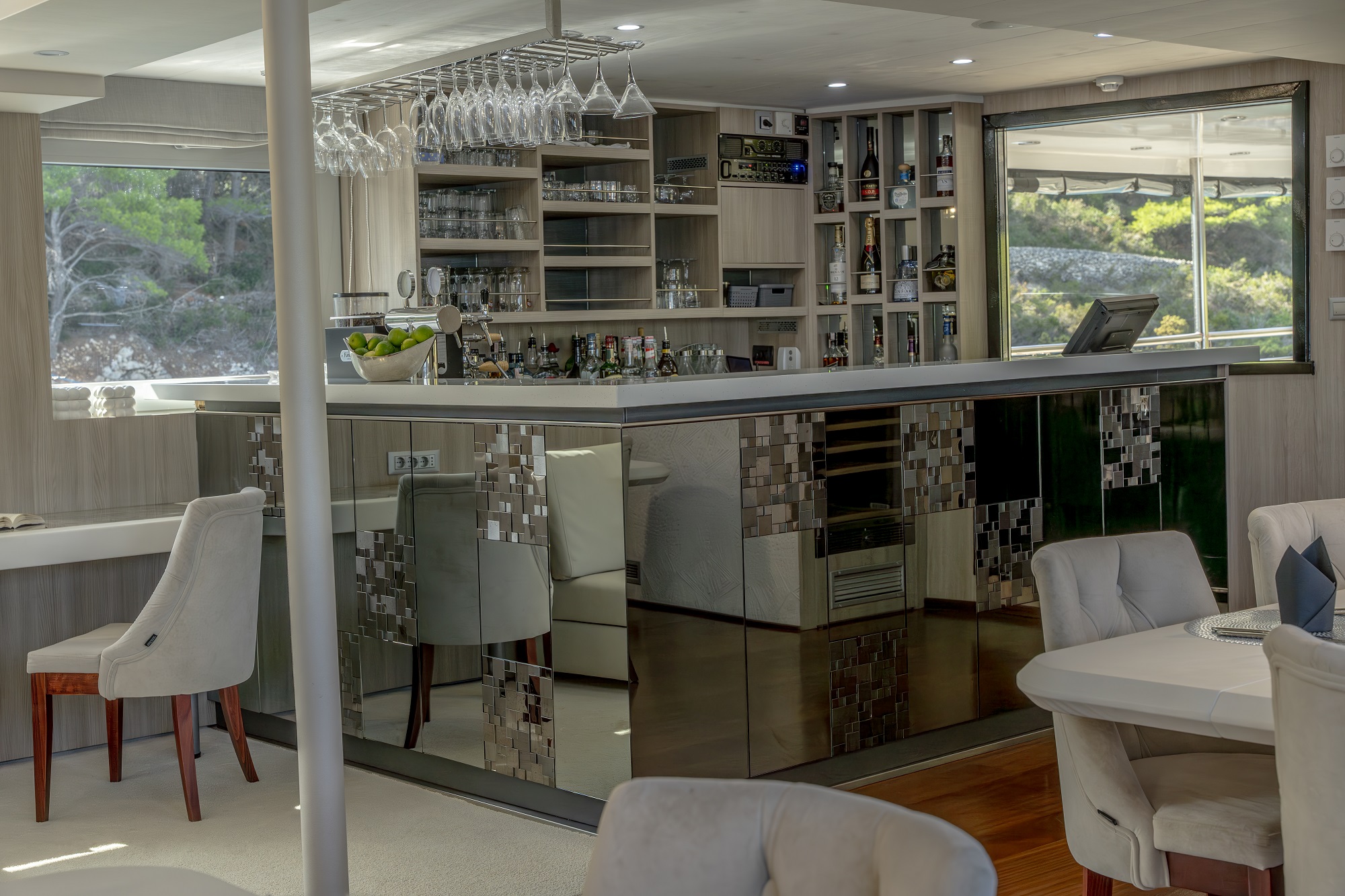 303 Interior bar.jpg