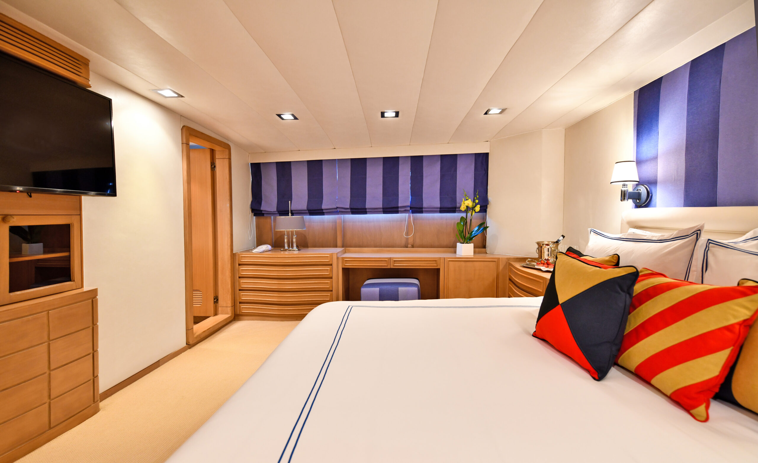 303 Master suite.jpg