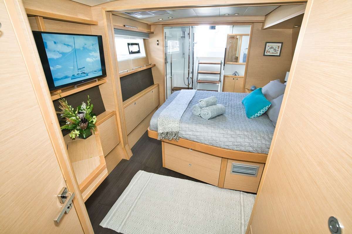 303 Sailing Catamaran AZULIA II Cabin.jpg