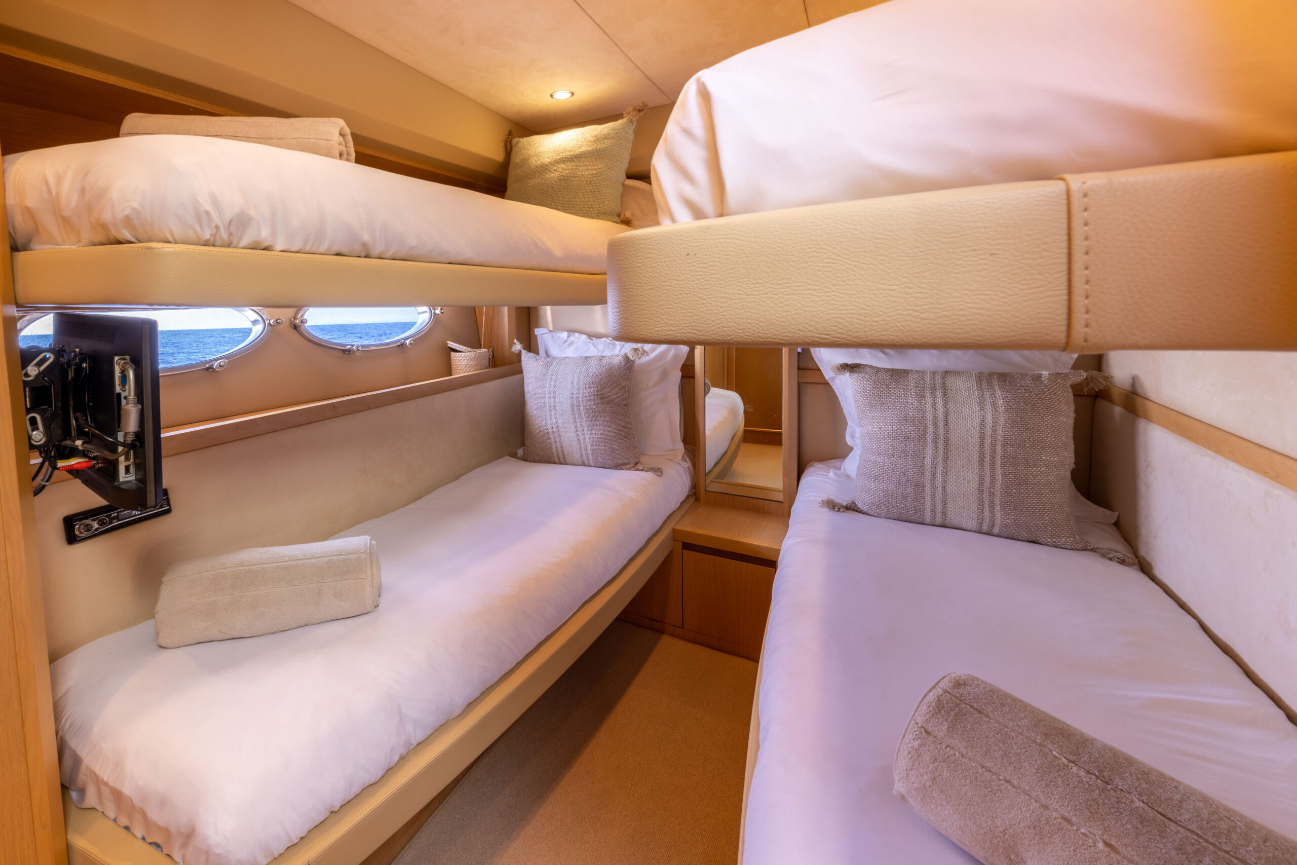 304 Bunk cabin.jpg