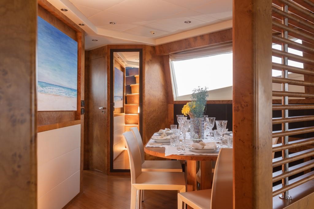 304 Dining room alterative view.jpg