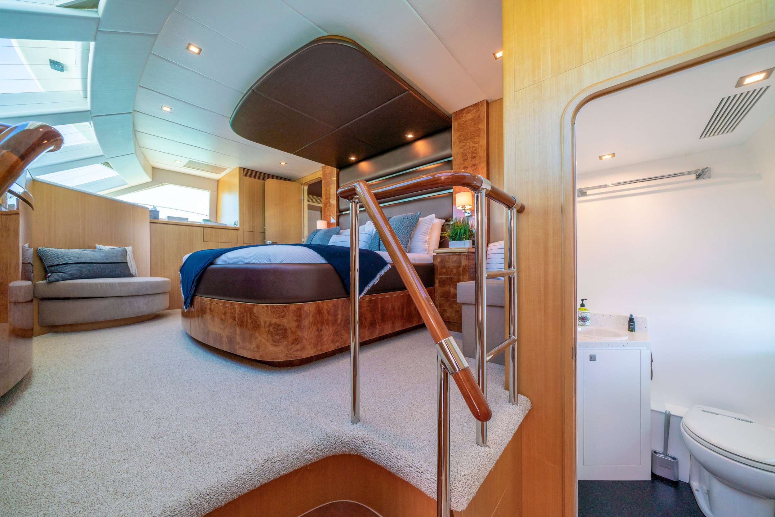 304 Motor Catamaran INDIGO Master Cabin.jpg